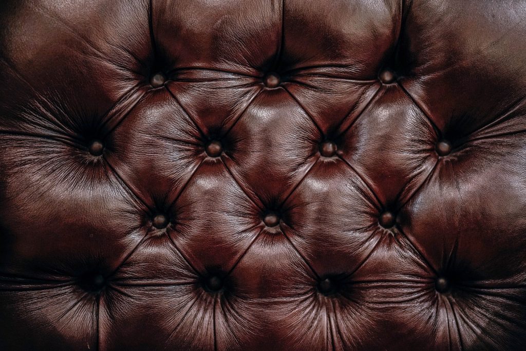 8 Quick And Easy Ways To Remove Bad Smells From Leather