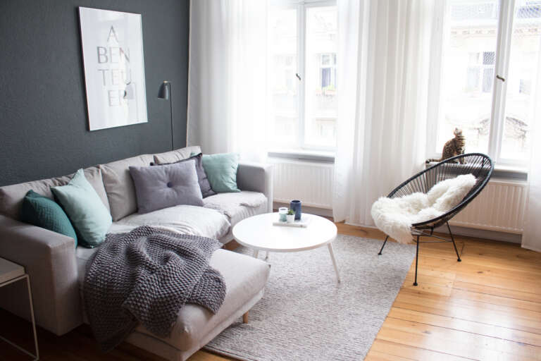 Die besten Sofa-Stoffe für Eltern und Tierhalter