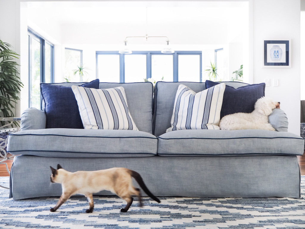 IKEA Stocksund Sofa mit individuell gestalteten blauen Bezügen