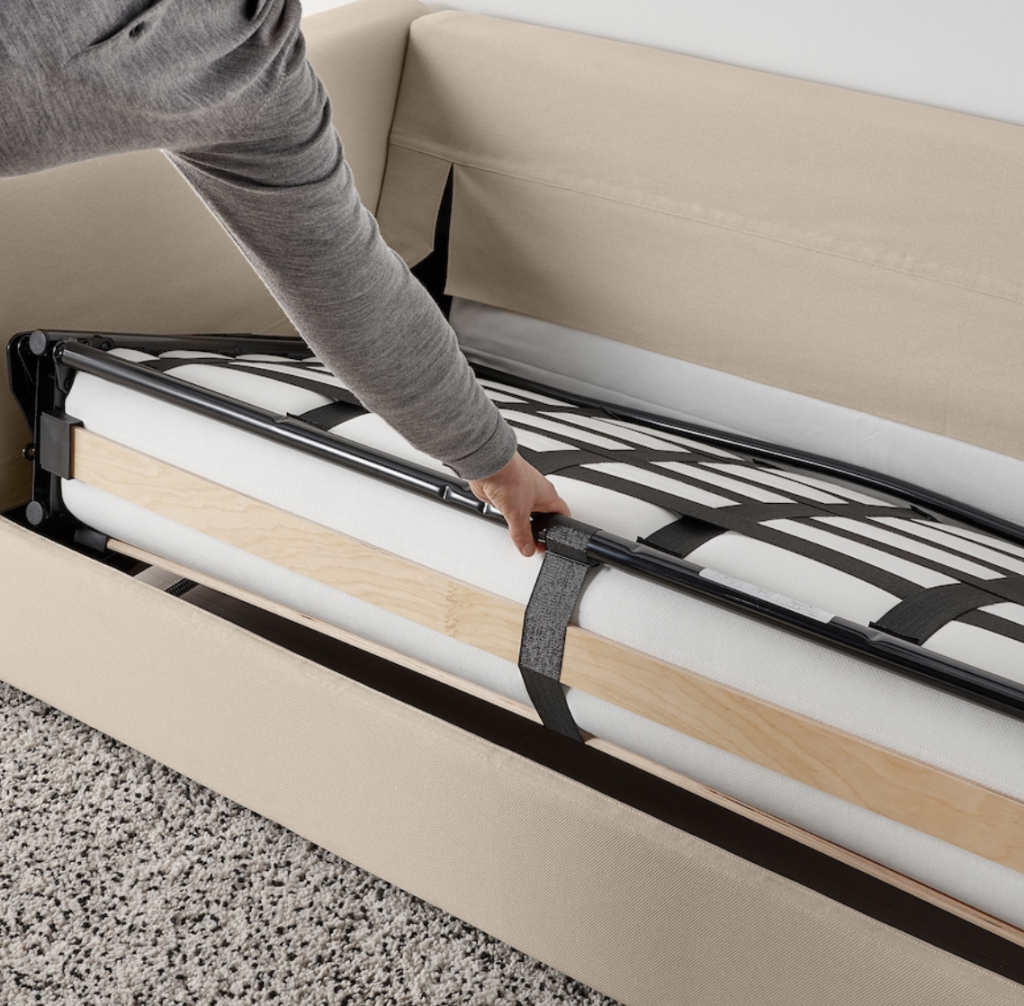 IKEAのヴィムレはソファだけでなく、ソファベッドとしてもおすすめ。マットレスが全て収納できるので、座面に寝ることなく衛生面も安全です。