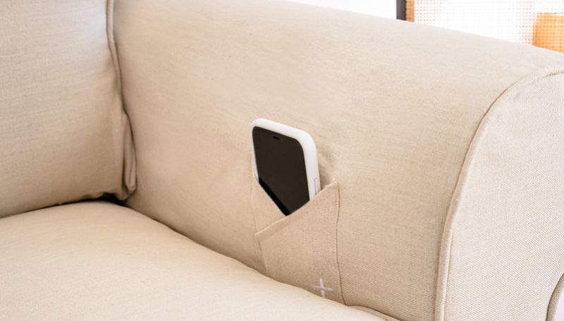 Smart-sofa-covers-with-USB-wireless-phone-charger